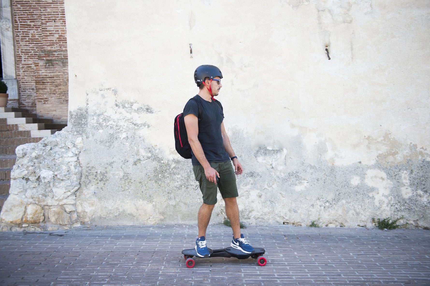 How to Choose the Right Electric Longboard or Skateboard