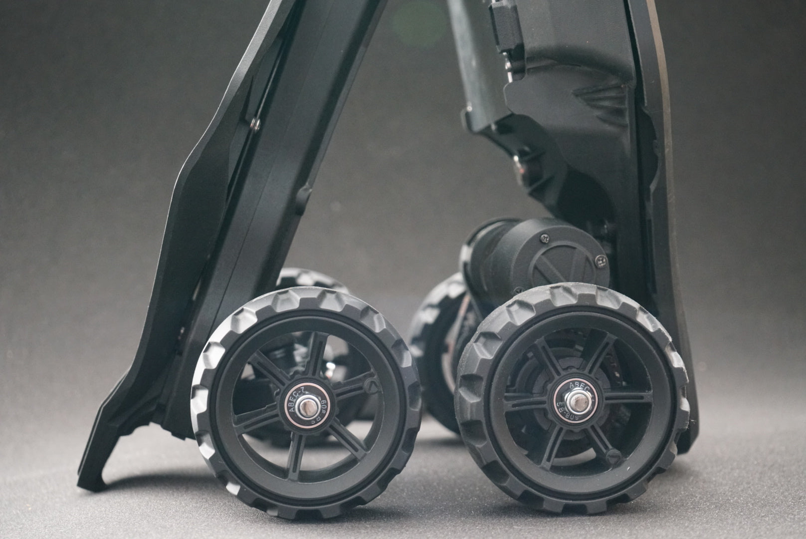 Non è solo uno skateboard elettrico: Linky è il tuo partner high-tech per la mobilità