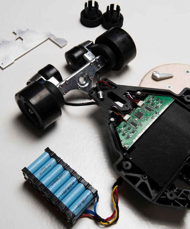 Revolutionizing Urban Mobility: The Italian Craftsmanship Behind Linky Electric Skateboard